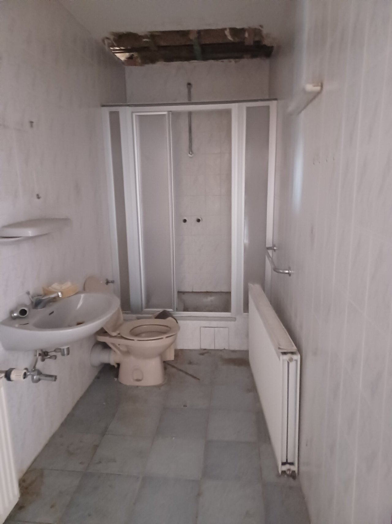 Zimmer 4 OG Dusche Zimmer 4 OG Dusche